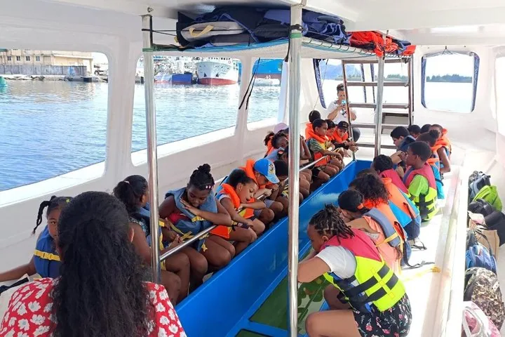 Reef Safari, snorkeling em Baie Ternay