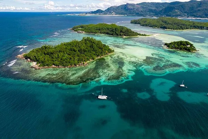 Parque marinho de Sainte Anne e ilha Moyenne