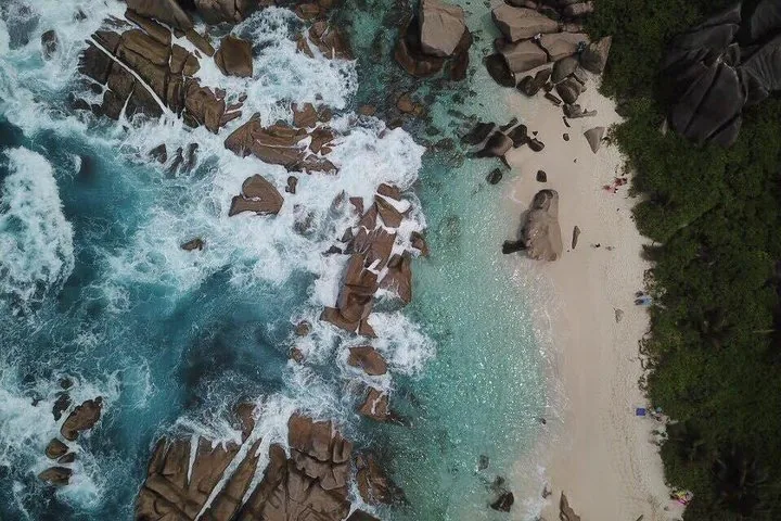 Anse Marron, a praia secreta de La Digue
